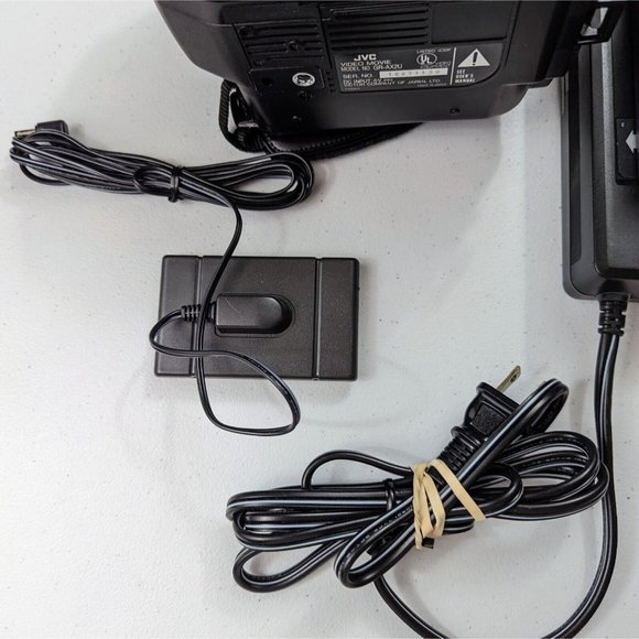 JVC GR-AX2 Compact Vhs Video Movie Camera Camcorder PARTS OR REPAIR - Picture 5 of 6
